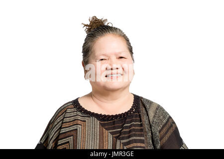 Porträt einer reifen Frau lächelnd. Isoliert auf weißem Hintergrund mit Kopte Raum und Clipping-Pfad Stockfoto