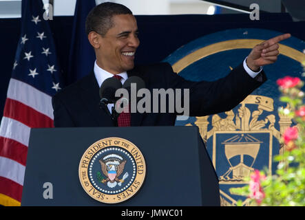 Annapolis, Maryland - 22. Mai 2009--US-Präsident Barack Obama, liefert die Eröffnungsrede bei der 2009 US Naval Academy Staffelung... Bildnachweis: Kristoffer Tripplaar-Pool über CNP