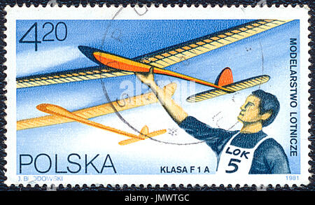 Polen - 1981: Porto Stempel gedruckt in Polen zeigt das Flugzeug modellieren. Stempel von polnischen Post ca. 1981 gedruckt. Stockfoto