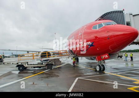 Bild: Norweigan Boeing 737 Max 8 startet vom Flughafen Edinburgh, Sir Freddie Laker Stockfoto