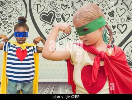 Digital Composite Superhero Mädchen Kinder mit leeren Raumhintergrund mit Herz Liebe Grafik Stockfoto