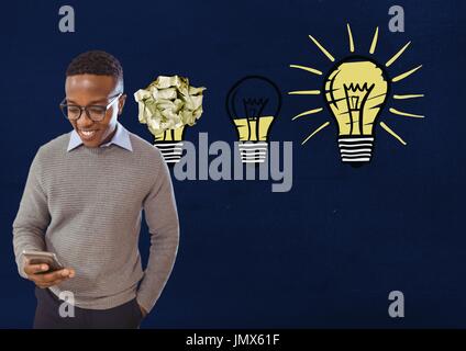 Digital Composite der Mann am Telefon stand neben Glühbirnen mit gerillter Kugel vor Tafel Stockfoto