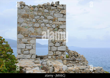 Die Ruinen von Copper Mine Punkt im Nationalpark, Insel Virgin Gorda, Britische Jungferninseln, Karibik Stockfoto