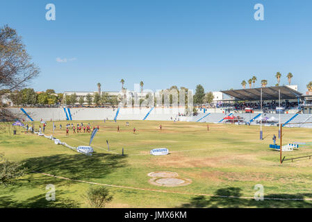 WINDHOEK, NAMIBIA - 15. Juni 2017: Das Sportstadion von Windhoek High School, gegründet 1917, in Windhoek, der Hauptstadt von Namibia Stockfoto