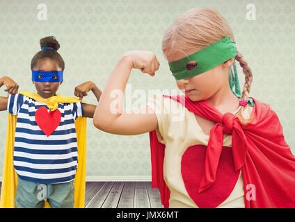 Digital Composite Superhero Mädchen Kinder mit leeren Raumhintergrund Stockfoto