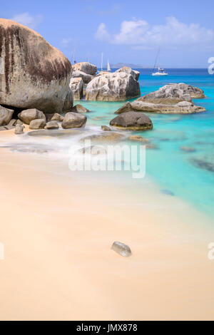 Spring Bay mit Felsbrocken durch die Bäder, die Bäder, Spring Bay, Insel Virgin Gorda, Britische Jungferninseln, Karibik Stockfoto