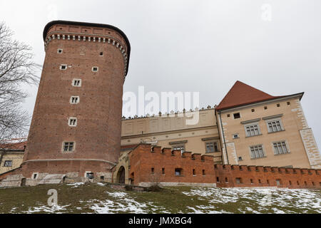 Winter-Wawel Schloss Senator Königsturm in Krakau, Polen. Stockfoto