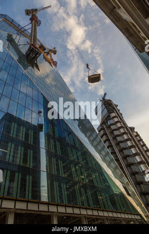 City of London, EC3, London, Vereinigtes Königreich. Bauarbeiten durchgeführt, die neben dem Lloyds Gebäude in Londons Finanzviertel. Stockfoto