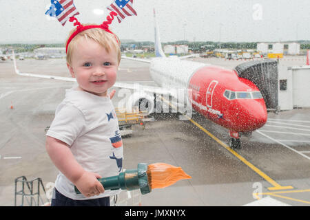 Bild: Sam Landsburgh 21months aus Edinburgh Norwegian startet Schottlands günstigste Flüge in die USA - Stockfoto