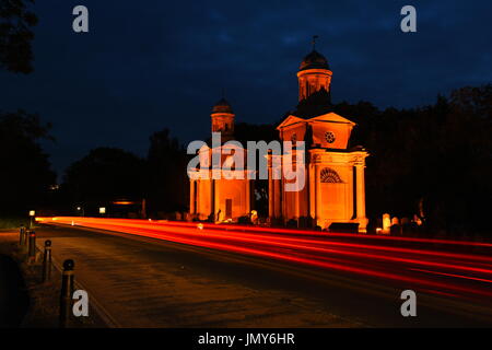 Mistley Türme sind die Zwillingstürme des inzwischen abgerissenen Kirche St. Maria Jungfrau im Mistley in Essex Stockfoto