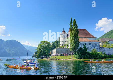 Blick vom Schiff auf See Traunsee an Fronleichnam, Halbinsel mit Kirche, Traunkirchen, Traunkirchen, Salzkammergut, Oberösterreich, Upper Aust Stockfoto