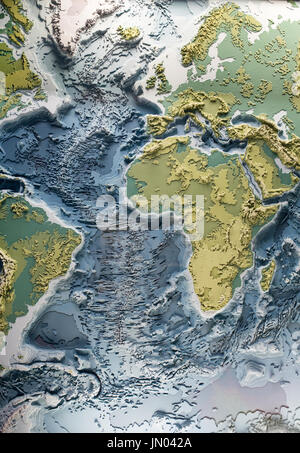 gedruckte 3D-Modell der Erde Erleichterung mit topographischen Höhen der Berge und Tiefe der Ozeane Stockfoto