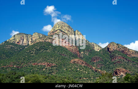 Schroffe Felswand nördlichen Drakensberge Escarpment und Bergkette Limpopo in Südafrika Stockfoto