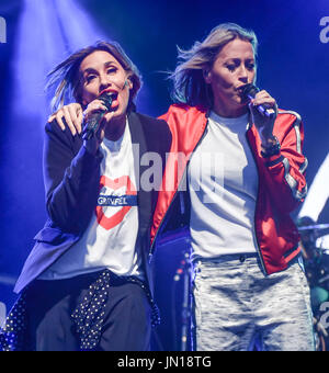 Lulworth Castle, Dorset, UK. 28. Juli 2017. Allerheiligen, Melanie Blatt, Tricia Marie "Shaznay" Lewis, Natalie Appleton und Nicole Appleton, führen auf der Burg-Bühne am Camp Bestival 2017, Freitag, Lulworth Castle, Dorset, UKCredit: Jules Annan/Alamy Live News Stockfoto