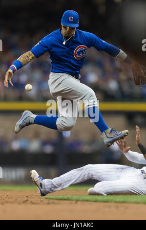 Milwaukee, WI, USA. 28. Juli 2017. Chicago Cubs zweiter Basisspieler Javier Baez #9 in Aktion während der Major League Baseball Spiel zwischen den Milwaukee Brewers und den Chicago Cubs im Miller Park in Milwaukee, Wisconsin. John Fisher/CSM/Alamy Live-Nachrichten Stockfoto