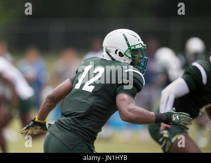 Florida, USA. 29. Juli 2017. CHARLIE KAIJO | Times.USF Linebacker Andre Polk Jr. (12) läuft eine blockierende spielen während des Trainings auf dem Fußballplatz Praxis bei USF in Tampa, Florida, auf Samstag, 29. Juli 2017. Bildnachweis: Charlie Kaijo/Tampa Bay Times / ZUMA Draht/Alamy Live News Stockfoto