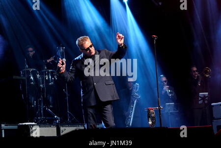 Lulworth, Dorset, UK. 29. Juli 2017. Camp Bestival Day 3 - Suggs mit britischen Ska-band Madness erklingt in Camp Bestival, Lulworth, 29. Juli 2017 Dorset, UK Credit: DFP Photographic/Alamy Live News Stockfoto