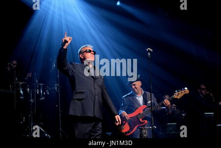 Lulworth, Dorset, UK. 29. Juli 2017. Camp Bestival Day 3 - Suggs mit britischen Ska-band Madness erklingt in Camp Bestival, Lulworth, 29. Juli 2017 Dorset, UK Credit: DFP Photographic/Alamy Live News Stockfoto