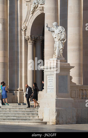 Sizilien-Barock-Architektur, Detail der barocken Fassade des Duomo (Kathedrale) auf der Insel Ortigia, Syrakus, Sizilien. Stockfoto