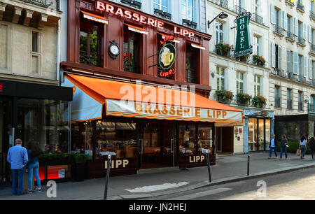 Die Brasserie Lipp ist eine berühmte Einrichtung auf dem Boulevard Saint-Germain in Paris, Frankreich. Stockfoto