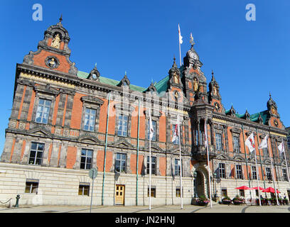 Beeindruckende Malmö Rathaus gegen lebendige blauen Himmel, Malmö, Schweden Stockfoto