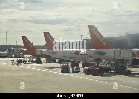 Easyjet Flugzeug am Flughafen London Gatwick Crawley West Sussex UK Stockfoto