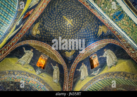 Alte Mosaiken im Mausoleum der Galla Placida Stockfoto