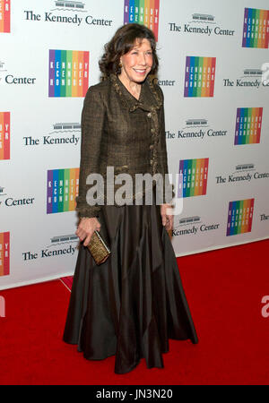     für die formale Künstlerin Abendessen zu Ehren der Empfänger die 2014 Kennedy Center Honors hosted by United States Secretary Of State John F. Kerry an das US-Außenministerium in Washington, D.C. am Samstag, 6. Dezember 2014 kommen. 2014-Preisträger sind: Sänger Al Green, Schauspieler und Filmemacher Tom Hanks, Ballerina Patricia McBride, Sting, Sängerin, Songwriterin und Schauspielerin Lily Tomlin. Bildnachweis: Ron Sachs / Pool über CNP