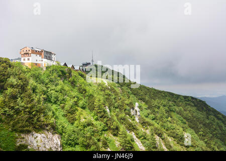 Höllengebirge, Mountain summit Feuerkogel, Berghütte, Ebensee am Traunsee, Salzkammergut, Oberösterreich, Oberösterreich, Österreich Stockfoto