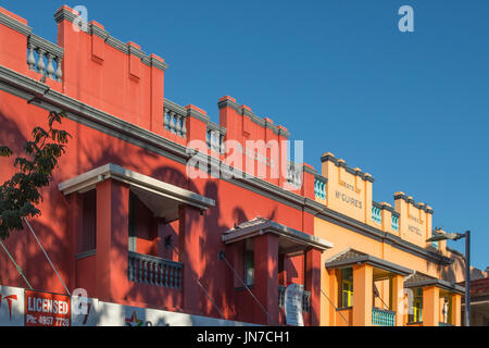 Art-déco-Fassaden in Wood Street, Mackay, Queensland, Australien Stockfoto
