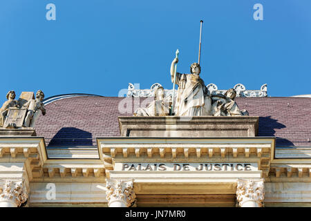 Lausanne, Schweiz - 26. August 2016: Fragment des Justizpalastes in Lausanne, Schweiz. Stockfoto