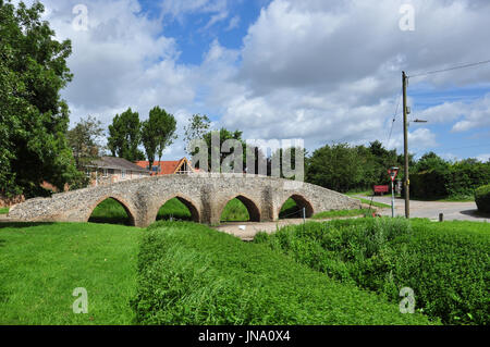 Lastesel Brücke im Dorf Moulton, Suffolk, England, UK Stockfoto