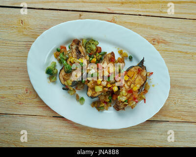 Geschwärzt Lachs mit Salsa, tiefen Süden Cajun Spice. Stockfoto