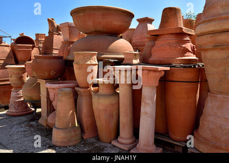 Neue große Terrakotta Töpfe Neapel, Italien Stockfoto