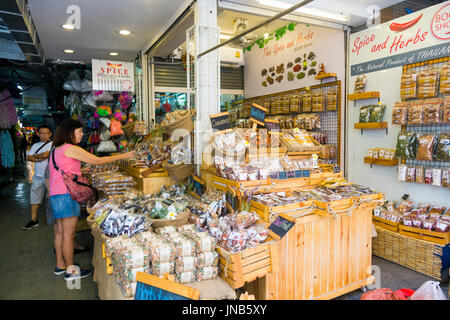 Gewürze und Kräuter bei Chatuchak Market, Bangkok, Thailand Abschaltdruck Stockfoto