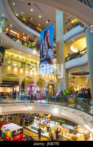 Innenraum des Terminal 21 Shopping Center, Bangkok, Thailand Stockfoto