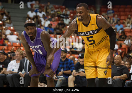 Stephen Jackson #5 Killer 3 s wachen Co - Kapitän Ricky Davis #31 Ghost Ballers, wie er in die Kamera schaut vor sich während des Spiels #4 Big 3 Woche 5 3-on-3 Turnier UIC-Pavillon Juli 23,2017 Chicago, Illinois werfen. Stockfoto