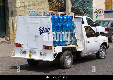 Mineralwasser-Distributor in Oaxaca, Mexiko Stockfoto