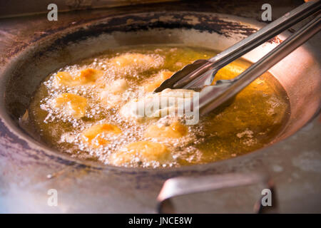 Tiefe Pfanne Shrimps und Chili bei Pez Taquaria in Oaxaca, Mexiko Stockfoto