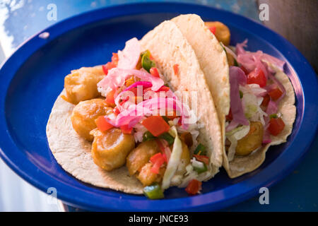 Shrimp Tacos bei Pez Taquaria in Oaxaca, Mexiko Stockfoto