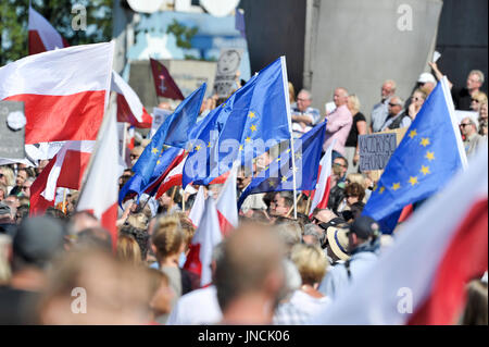 Demonstranten gegen die neue Justizreformen in Danzig, Polen. 22. Juli 2017 © Wojciech Strozyk / Alamy Stock Foto Stockfoto