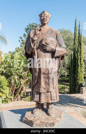 WINDHOEK, NAMIBIA - 17. Juni 2017: Statue von Reverend Theofelos Hamutumbangela bei Tintenpalast (Deutsch für "Tintenpalast"), das namibische Parlament Stockfoto