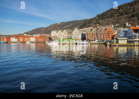 Historische bunt, Holz- Lagerhallen auf Bryggen, Bergen, Norwegen, Skandinavien, Europa Stockfoto