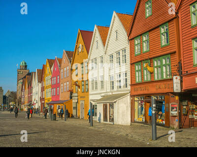 Historische bunt, Holz- Lagerhallen auf Bryggen, Bergen, Norwegen, Skandinavien, Europa Stockfoto