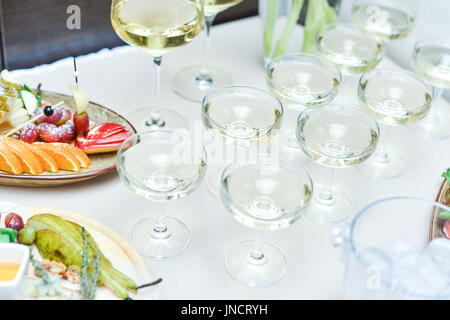 Hochzeit Tischdekoration im restaurant Stockfoto