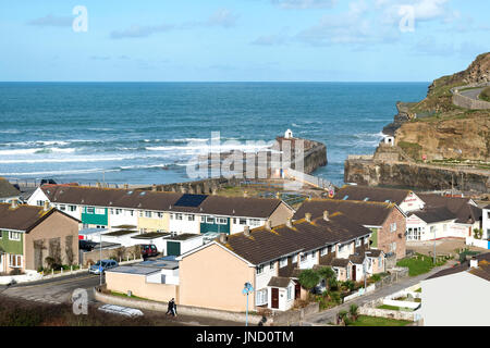 Häuser in dem Dorf an der Küste von Portreath, Cornwall, England, uk. Stockfoto