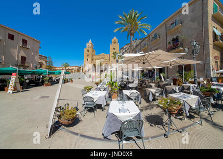 Die Kathedrale in der Altstadt von Cefalù, Sizilien Stockfoto