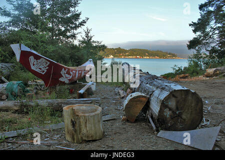 Namgis First Nation Kanus auf Kormoran Island, British Columbia geschnitzt Stockfoto