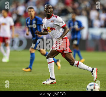 Harrison, New Jersey, USA. 29. Juli 2017. New York Red Bulls forward Bradley Wright-Phillips (99) folgt das Spiel bei einem MLS-Spiel zwischen Montreal Impact und die New York Red Bulls in der Red Bull Arena in Harrison, New Jersey. Mike Langish/Cal-Sport-Medien. Bildnachweis: Csm/Alamy Live-Nachrichten Stockfoto