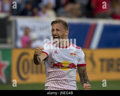 Harrison, Vereinigte Staaten von Amerika. 29. Juli 2017. Harrison NJ USA - 29. Juli 2017: Daniel Royer (77) der Red Bulls feiert 1. Tor in der MLS-Spiel zwischen den New York Red Bulls und Montreal Impact auf Red Bull Arena Red Bulls gewann 4: 0 Credit: Lev Radin/Alamy Live-Nachrichten Stockfoto